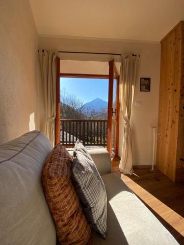 Oulx Apartment | San Marco FARMHOUSE with a view.
