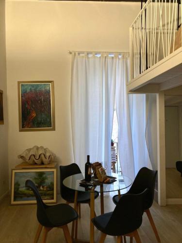 Old Town Apartment | San Pietro Classy Old Town Apartment