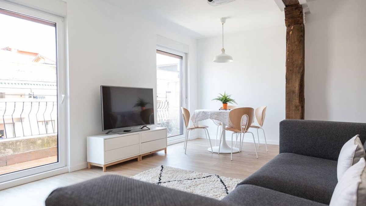 Egia Apartment | SAN SEBASTIAN TRAIN & BUS STATION TOURIST FLAT