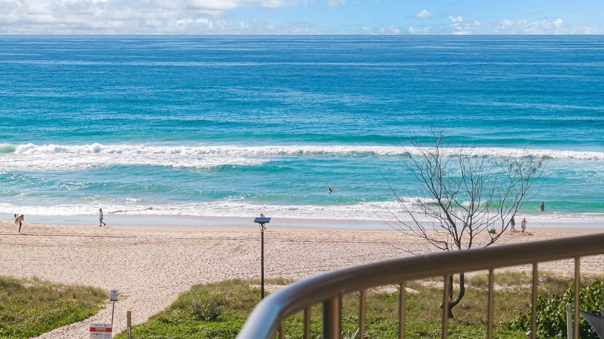 Tugun Apartment | San Simeon 33 - Absolute Beachfront Tugun - Min. 3 Night Stays
