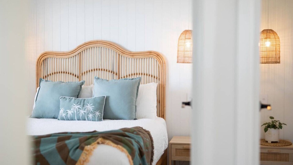 Aldinga Beach Cabin | Sanbis Cabin~hidden boutique retreat, sea views