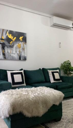 Lusaka Apartment | Sanctuary Aparthotel-AC-Garden- Solar-Wi-Fi -Firepit-Park-Carport