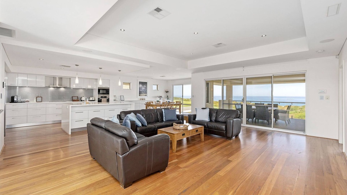 Dawesville House | Sanctuary by the Sea - Beachfront Property