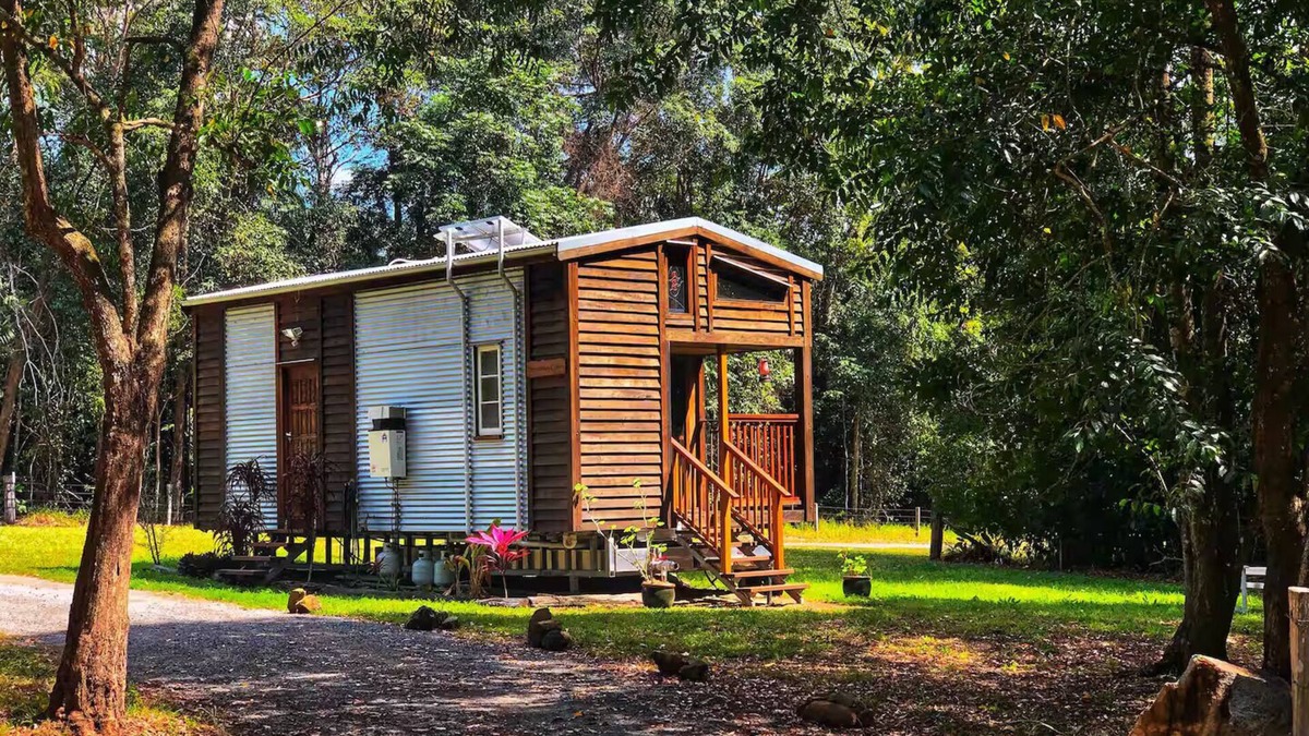 Verrierdale Cabin | Sanctuary Cabin: Solo-Friendly Retreat w/Loft, Burner & Solar Power