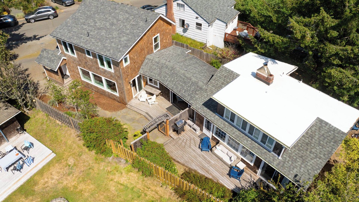 Manzanita House | Sanctuary in the Shire MCA#50080-2 homes for Family Reunion, BBQ, Dogs Ok.