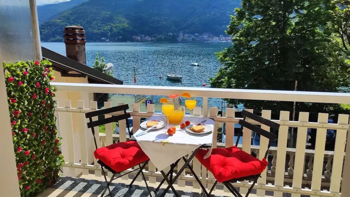 Porto Ceresio Apartment | Sanctuary on Lake Lugano in Porto Ceresio