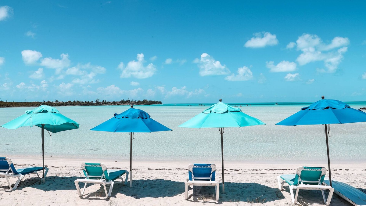 Black Point Cottage | Sand Dollar Cottage with stunning views. Near Swimming Pigs!