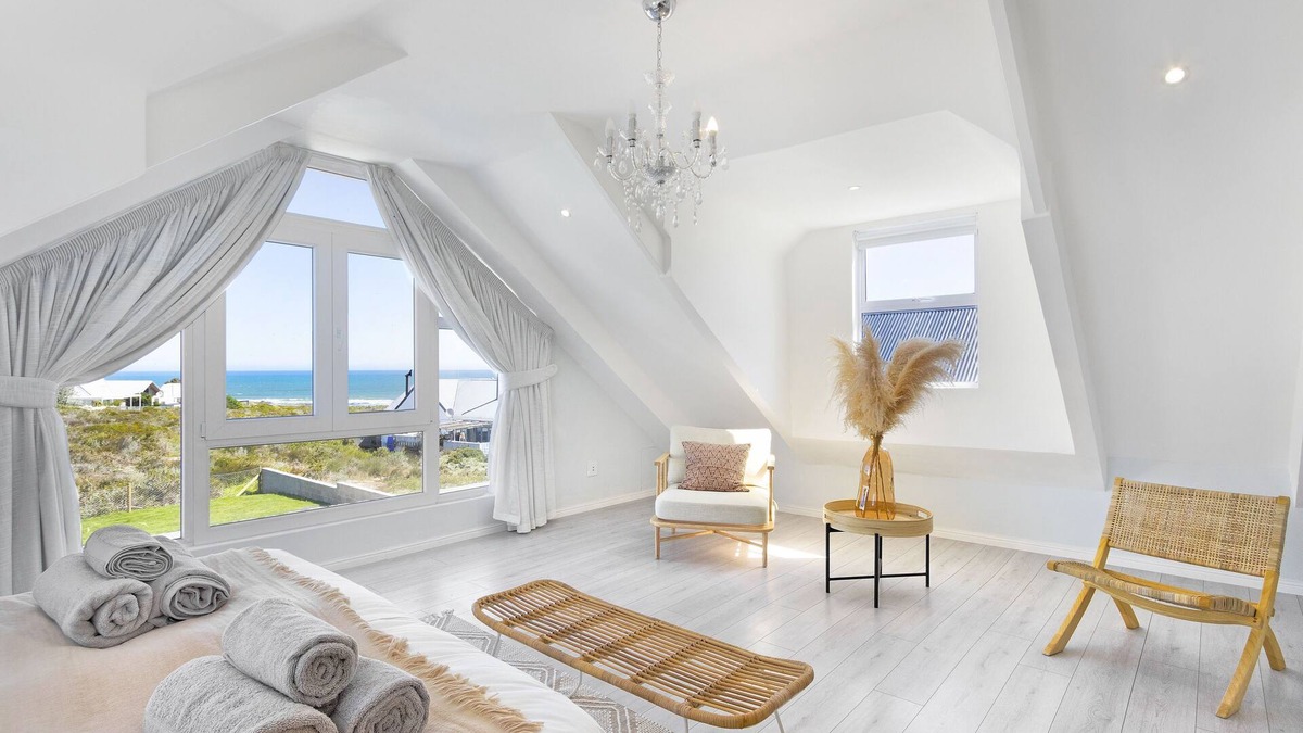 Grotto Bay House | Sand Plover 85 - Four Bedroom House, Sleeps 8