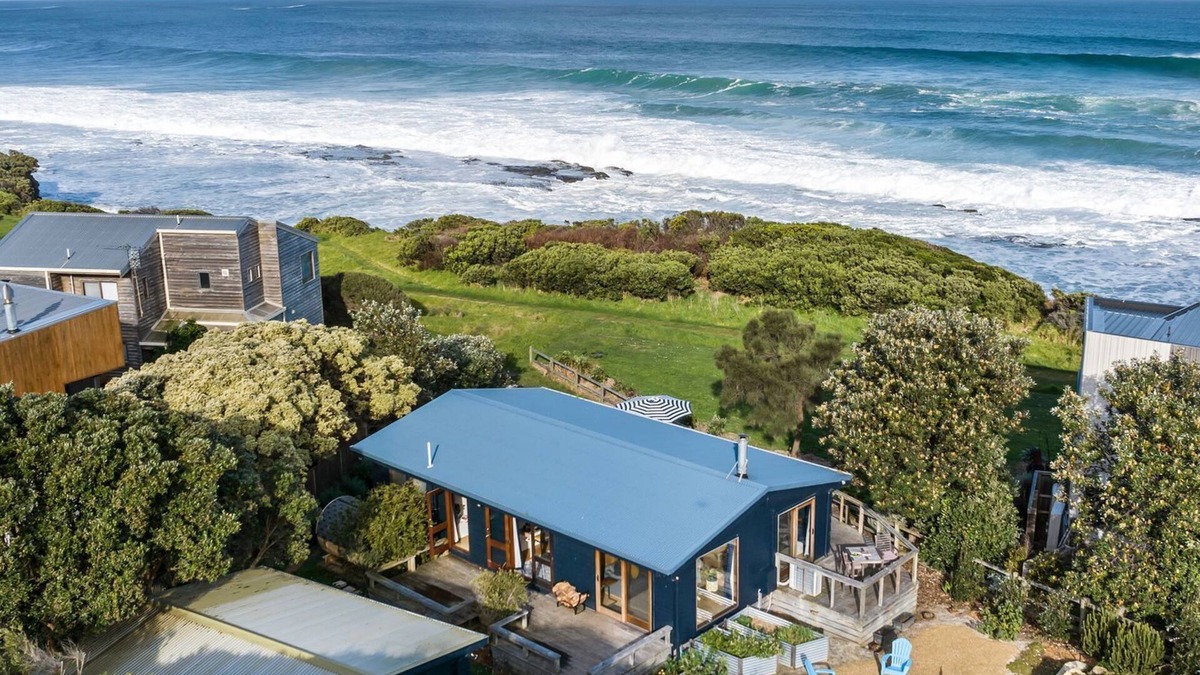 Marengo House | Sand & Sauna Retreat - A seaside home for the senses