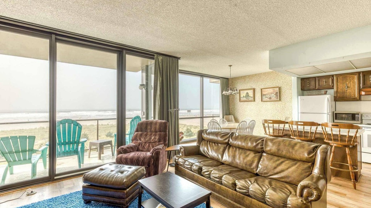 Seaside Condo | Sand & Sea (304) Retro Chic - Beachfront Retreat