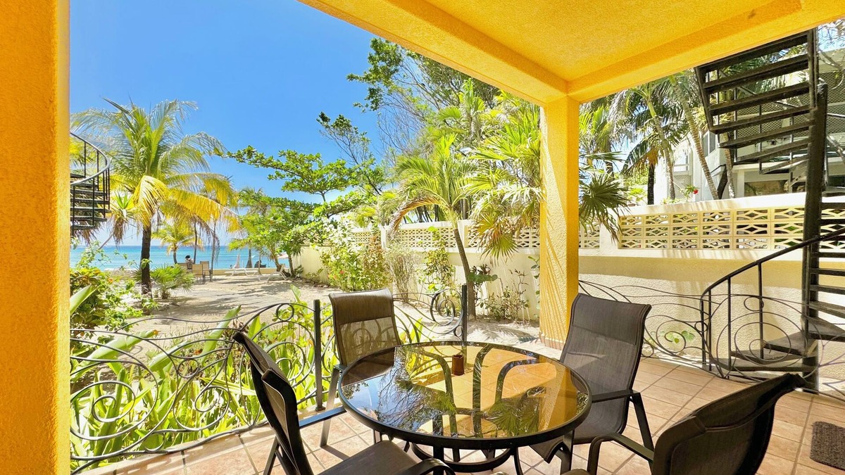 French Harbour House | Sand View Condo #5 @ Coral Sands , West Bay Beach