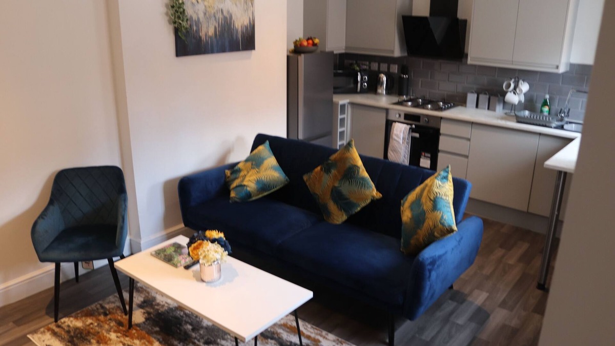 Sandbach Apartment | Sandbach Apartments Private Bathroom