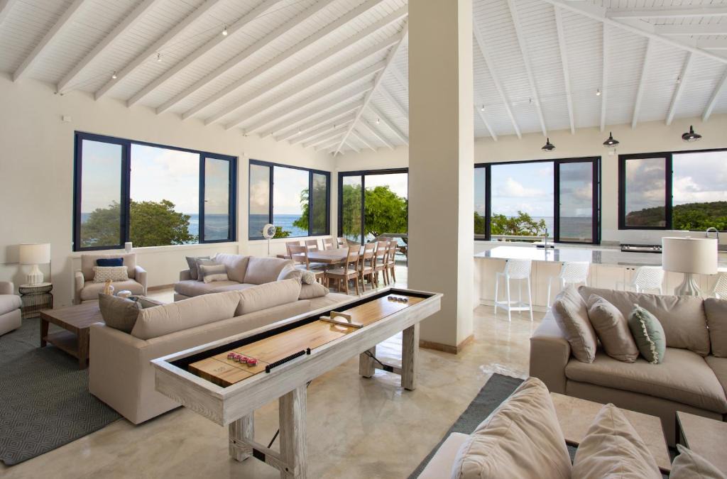 The Valley Villa | Sandcastle Beach House