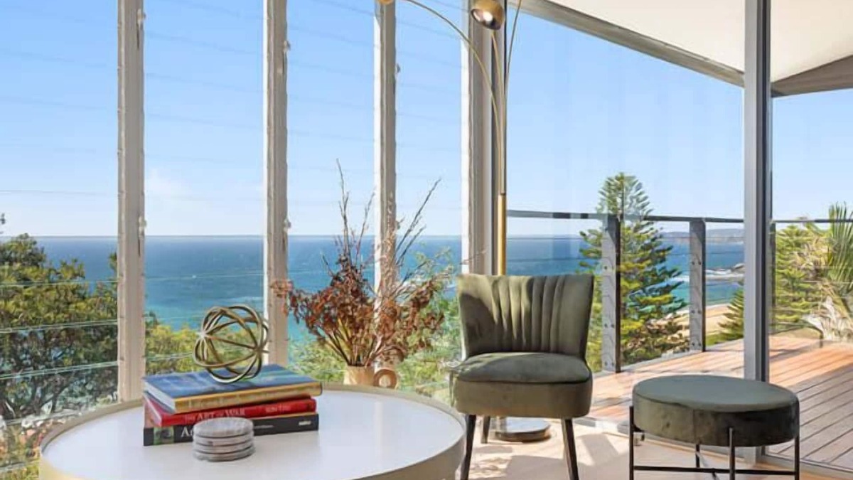 Forresters Beach House | Sandcastle by Coast Hosting
