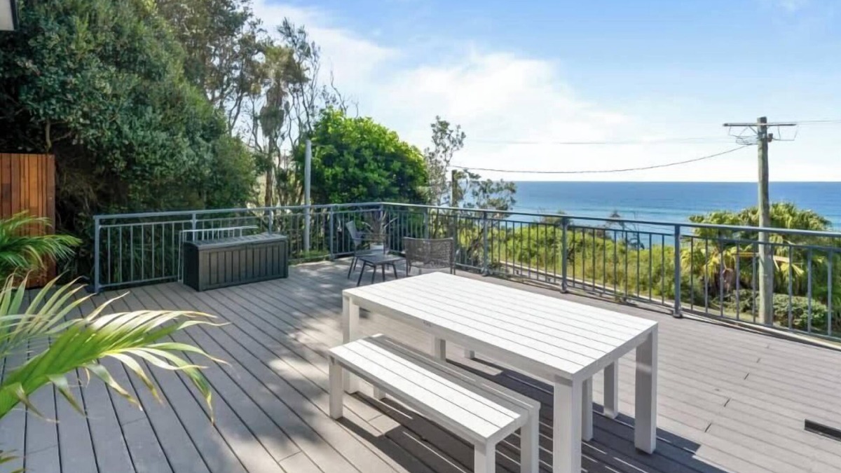 Forresters Beach Apartment | Sandcastle Studio by Coast Hosting