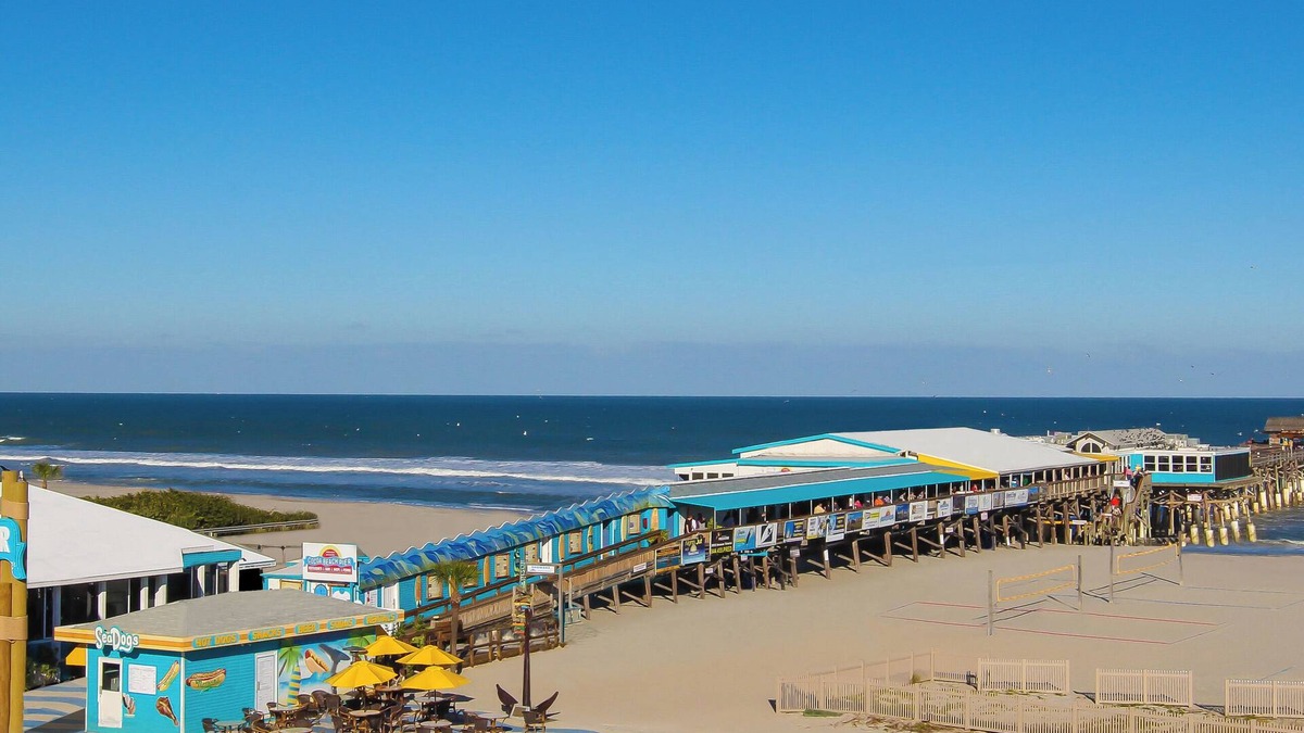 Cocoa Beach Condo | Sandcastles by Happy Palm Stays