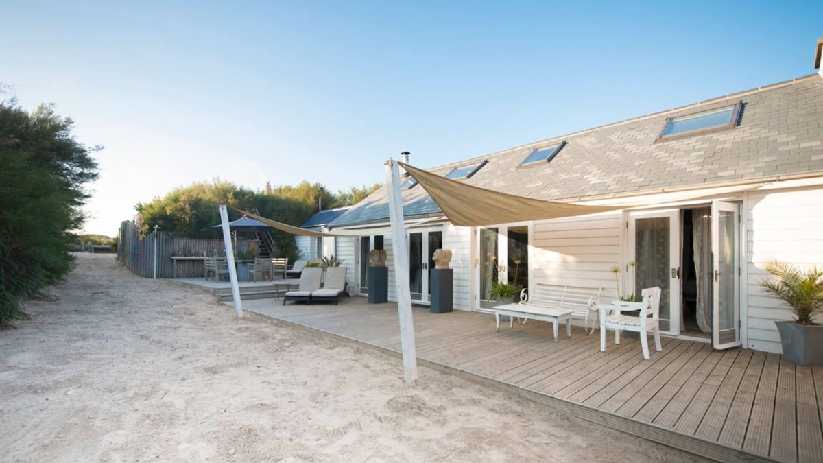 Mawgan Porth Villa | Sandcrest Cottage - Three Bedroom Villa, Sleeps 6