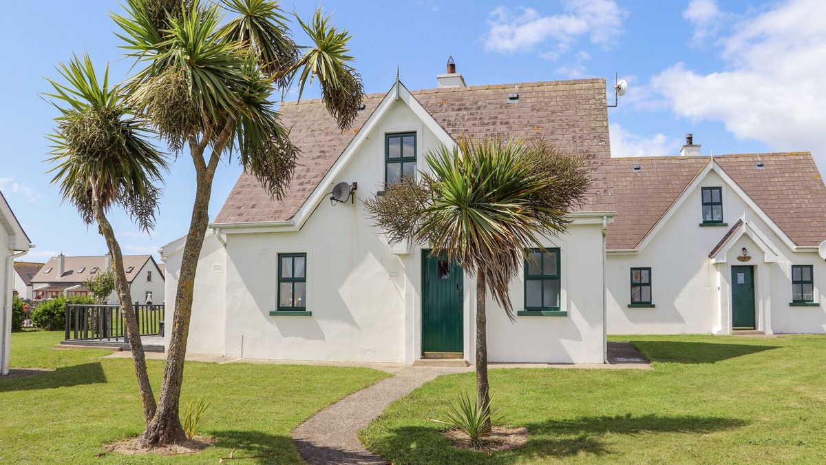 Templetown Cottage | SANDEEL BAY, family friendly in Fethard-On-Sea, County Wexford