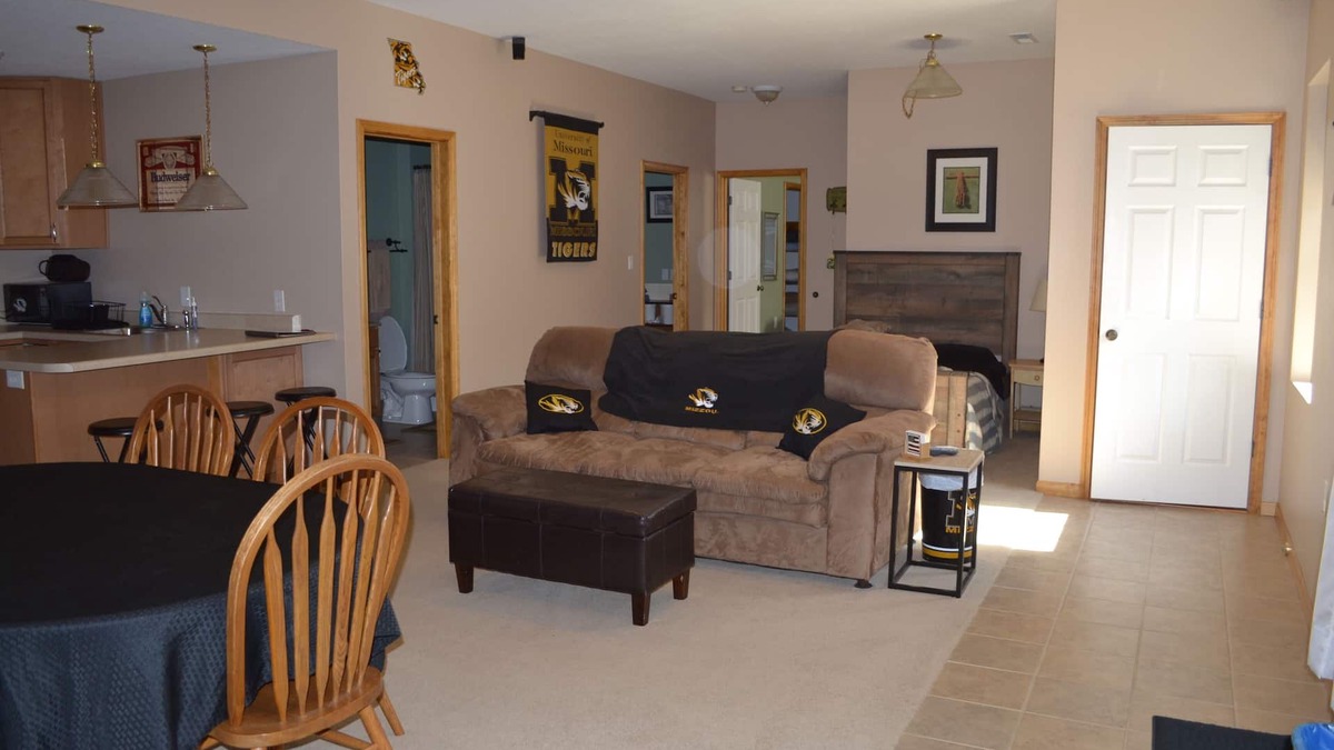 Columbia House | Sander Ridge - 40 wooded acres