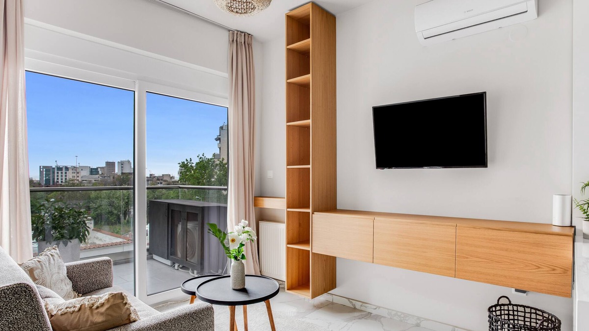 Thessaloniki Apartment | Sanders Old Port - Adorable 1-Bdr Apt with Balcony