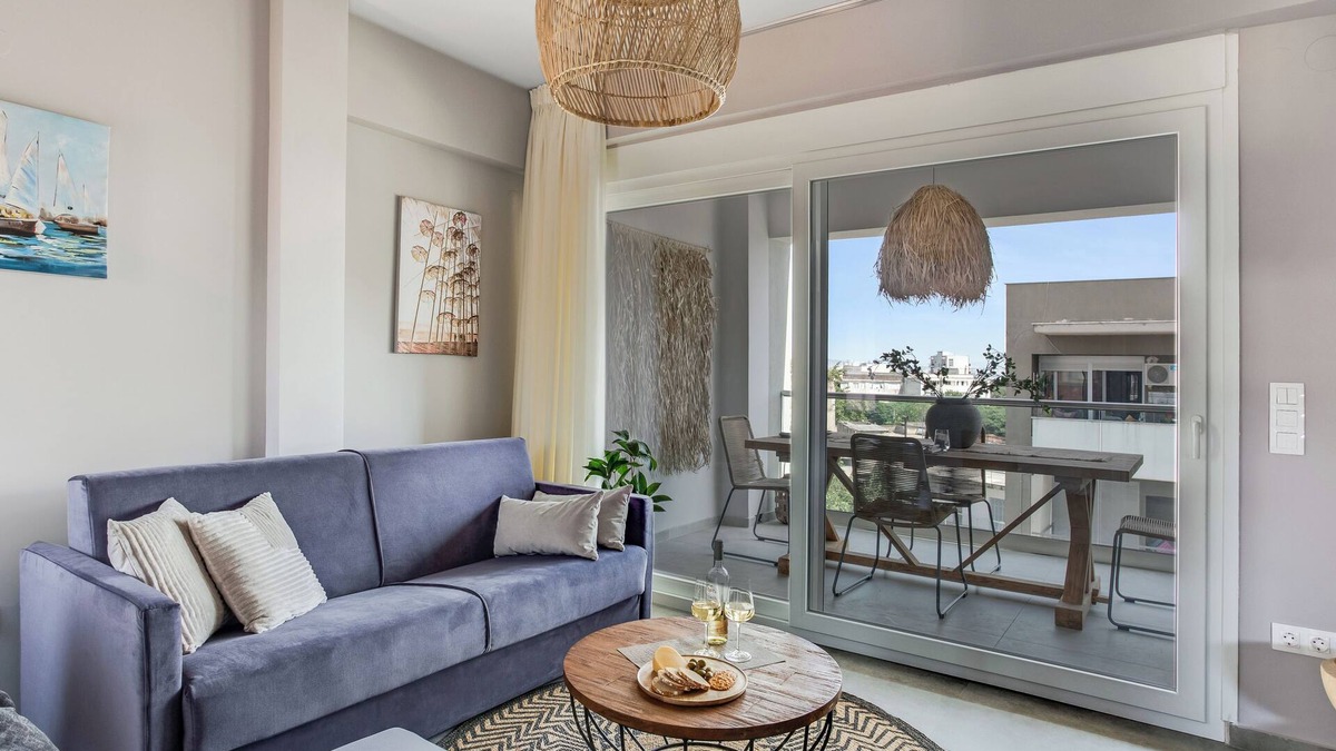 Thessaloniki Apartment | Sanders Old Port - Cozy 1-Bdr Apt with Balcony