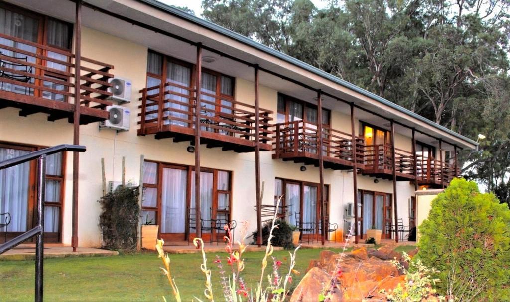 Okhahlamba Hotel | Sandford Park Country Hotel