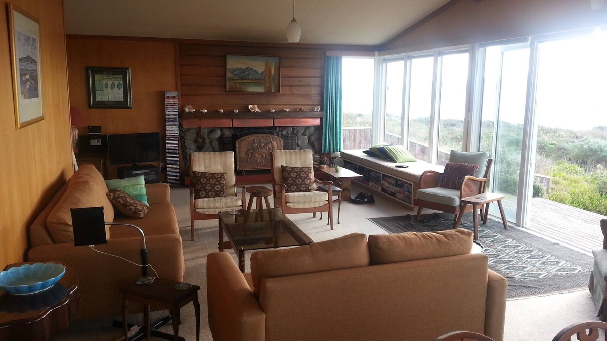 Waikanae House | Sandgate - absolute beach front