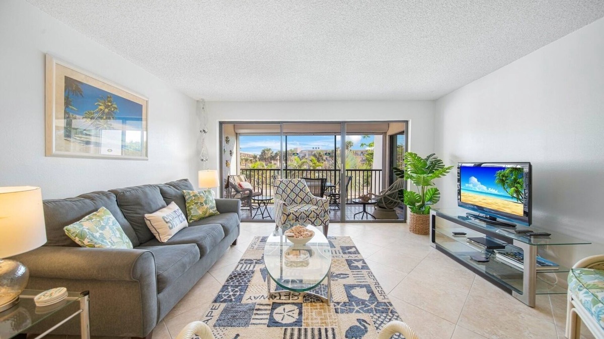 Beachview Country Club Estates Condo | Sandpebble 2E: Beautiful Condo Across From Beach!