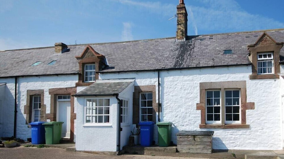 Newton by the Sea Cottage | SANDPIPER COTTAGE (LOW NEWTON), pet friendly in Low Newton-By-The-Sea