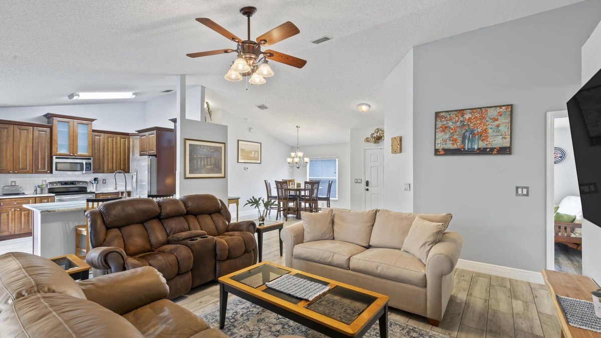 Palm Coast House | Sandpiper Path | Palm Coast | Dog Friendly | 9 Miles To The Beach | Close To Golfing & Restaurants
