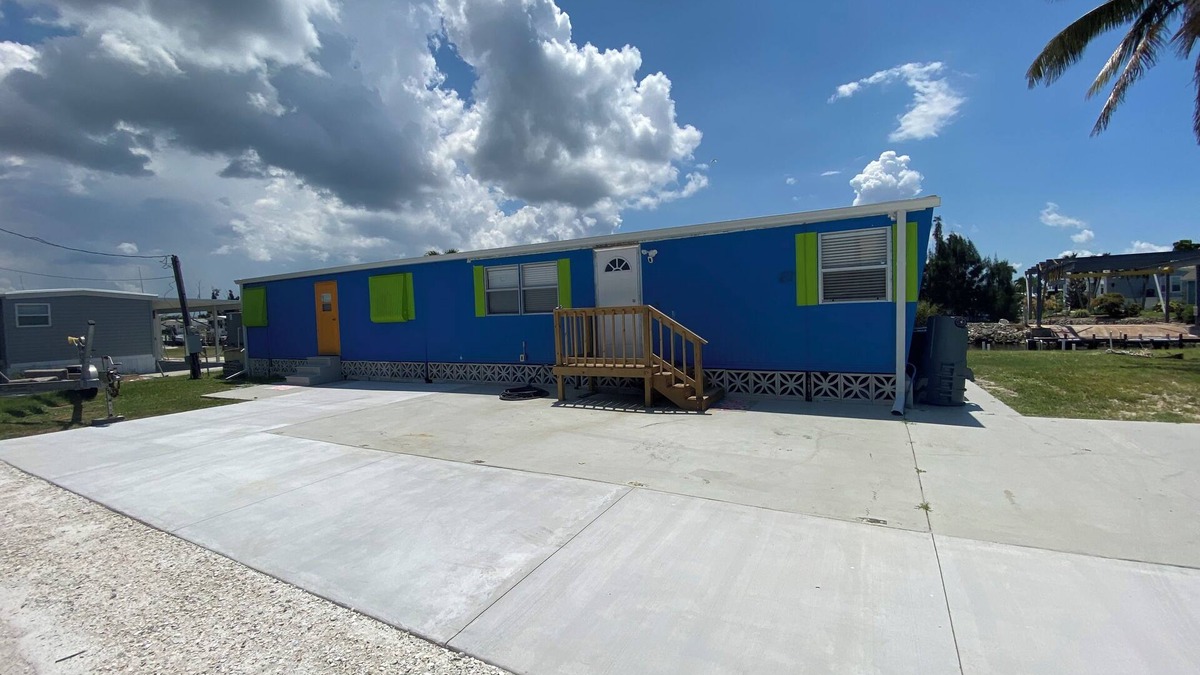 Flamingo Bay House | Sandpiper Snook is a Waterfront 2 Bedroom / 2 Bathroom Home with Boat Lift