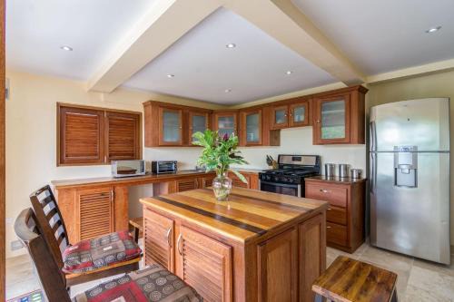 Richmond Villa | Sandrati Villa