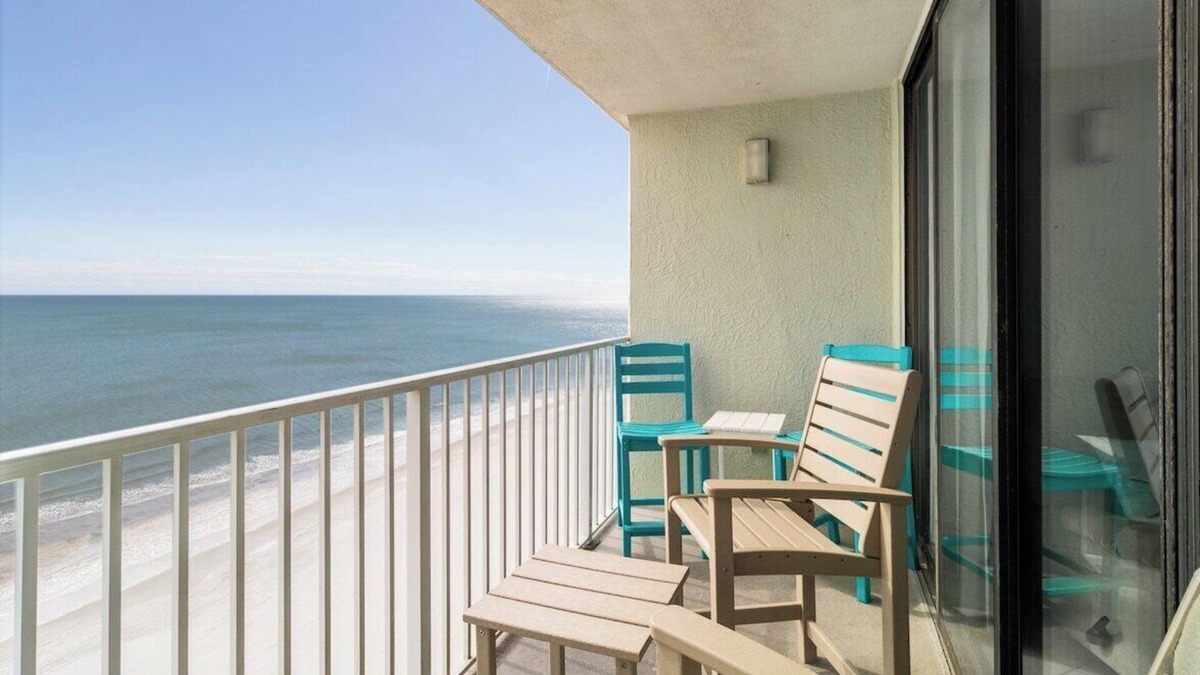 The Dunes Condo | Sands Beach Club Oceanfront Condo + Walk-In Shower | SBC 1116