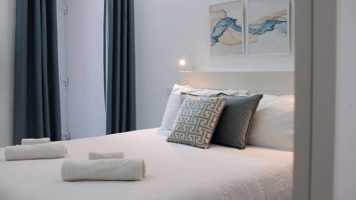 Bellavista Apartment | Sandstone Apartment 19 Charming 2-bedroom apartment with AC, WiFi Wied il-Ghajn