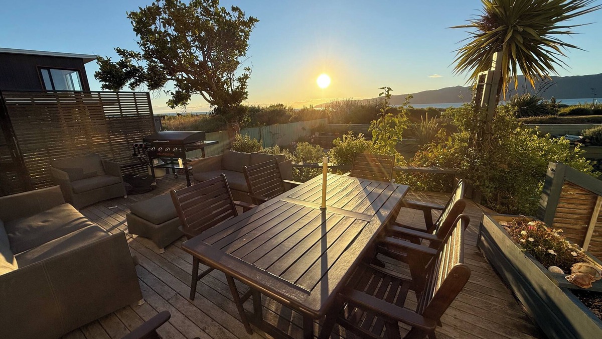 Paraparaumu Beach House | Sandwalk - Big, bold and beachfront