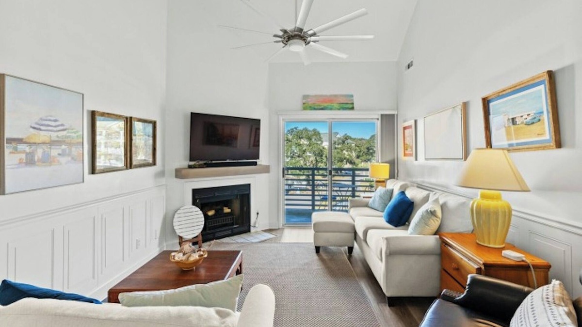 Ocean Drive Apartment | Sandwedge 307 - 1 Block to Beach - Pool
