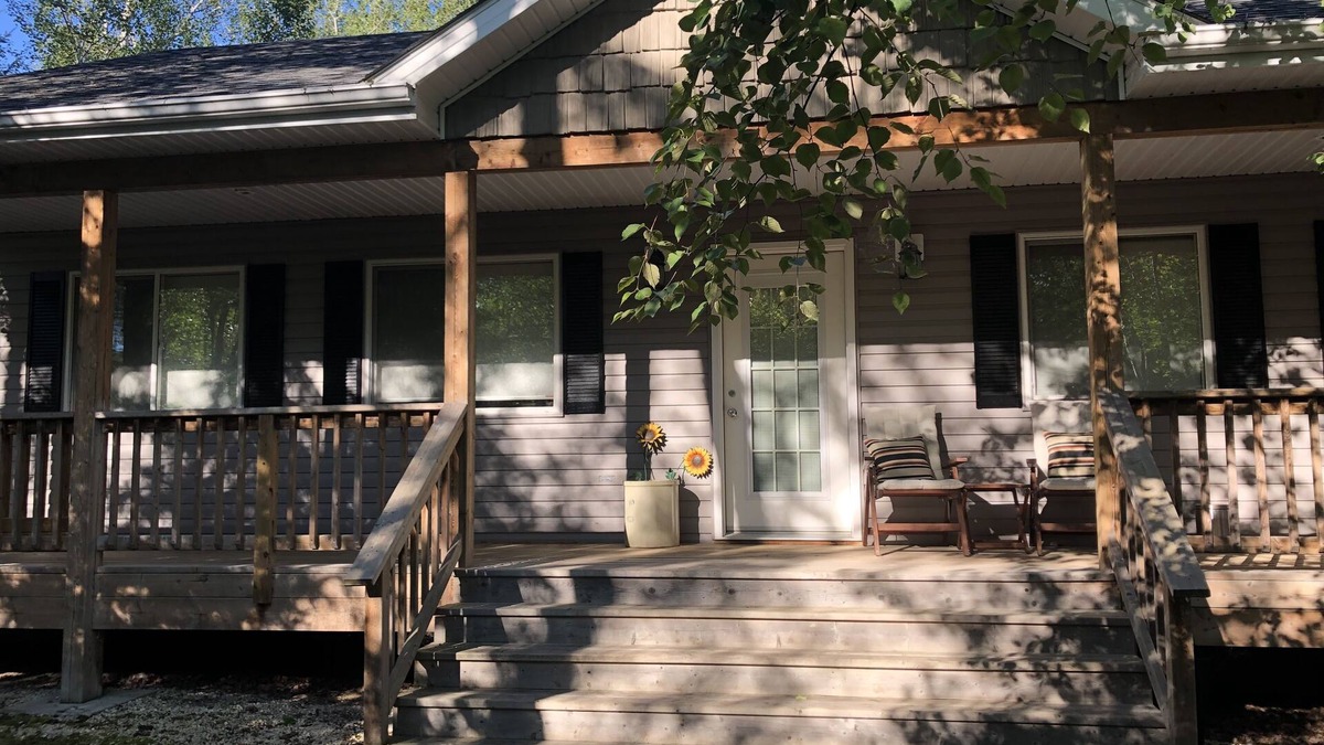 Victoria Beach Cabin | Sandy Bay Cottage