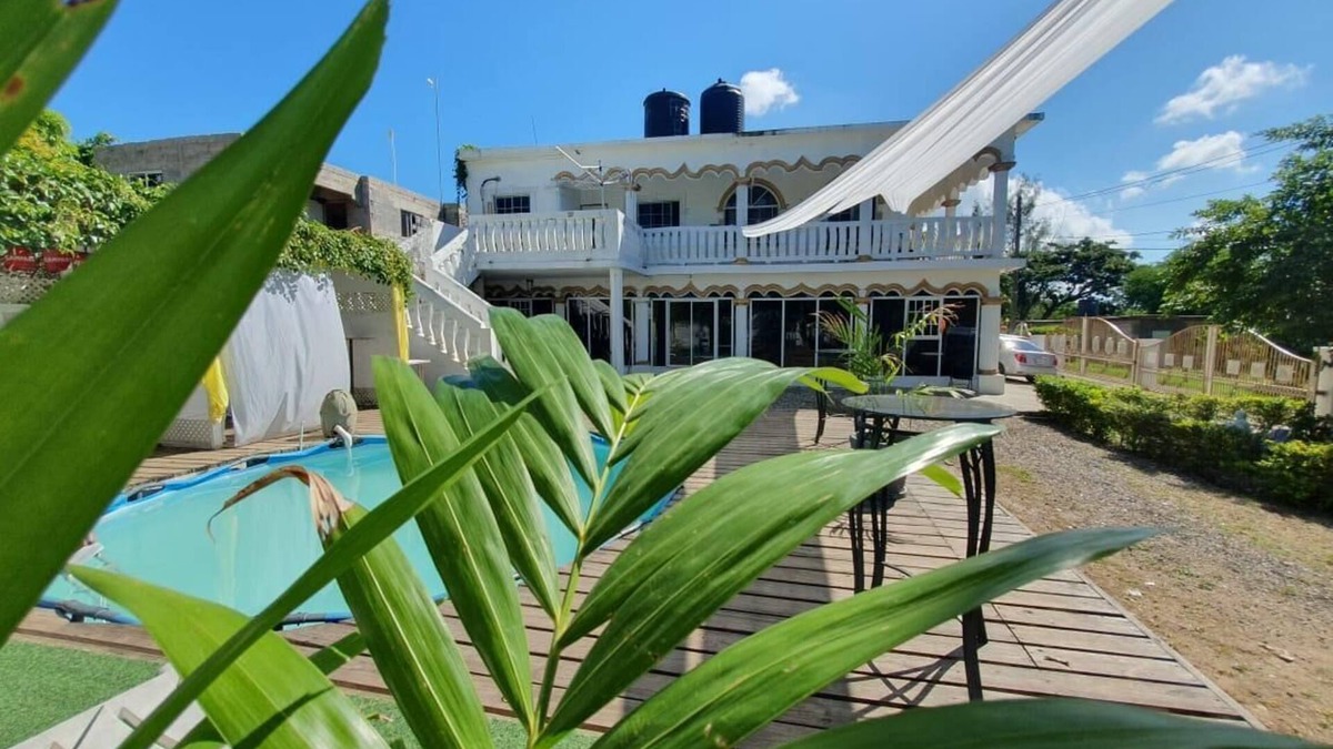 Sandy Bay House | Sandy Bay Paradise Retreat - 7 Bedrooms