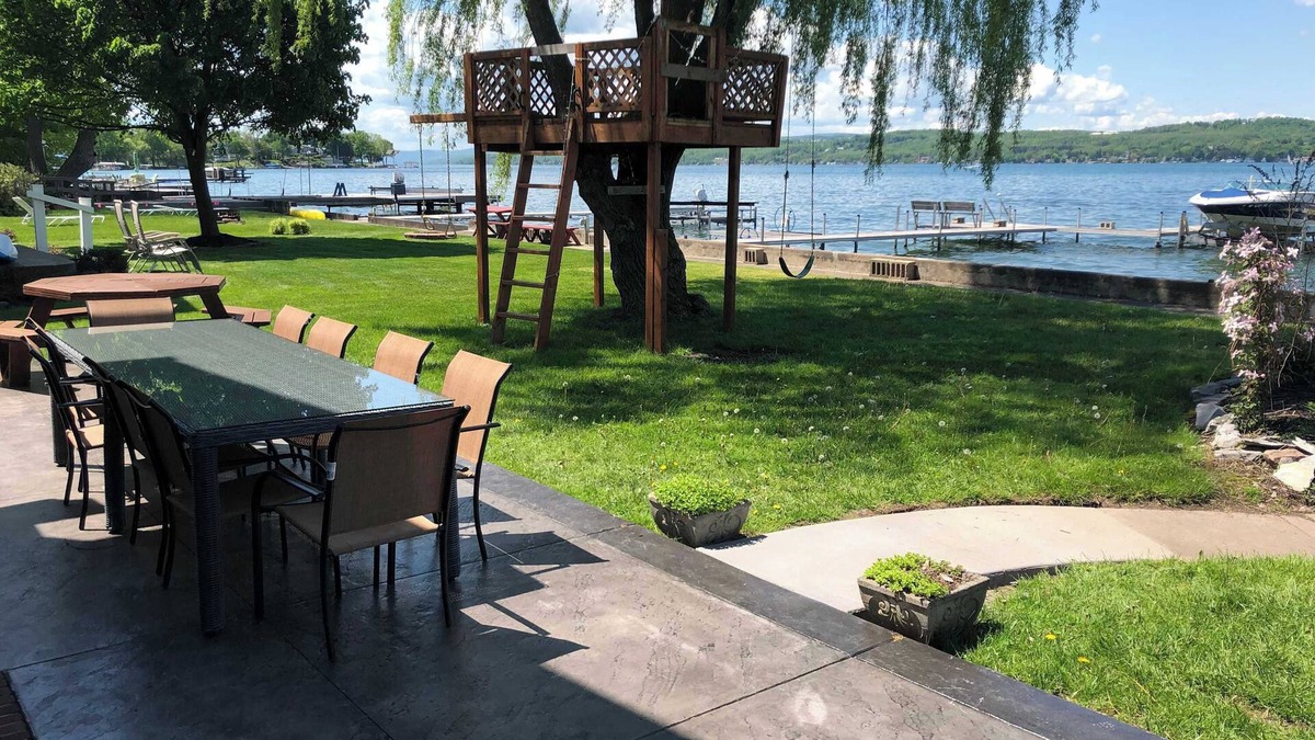 Canandaigua House | Sandy Beach Haven - Modern Canandaigua Lake House