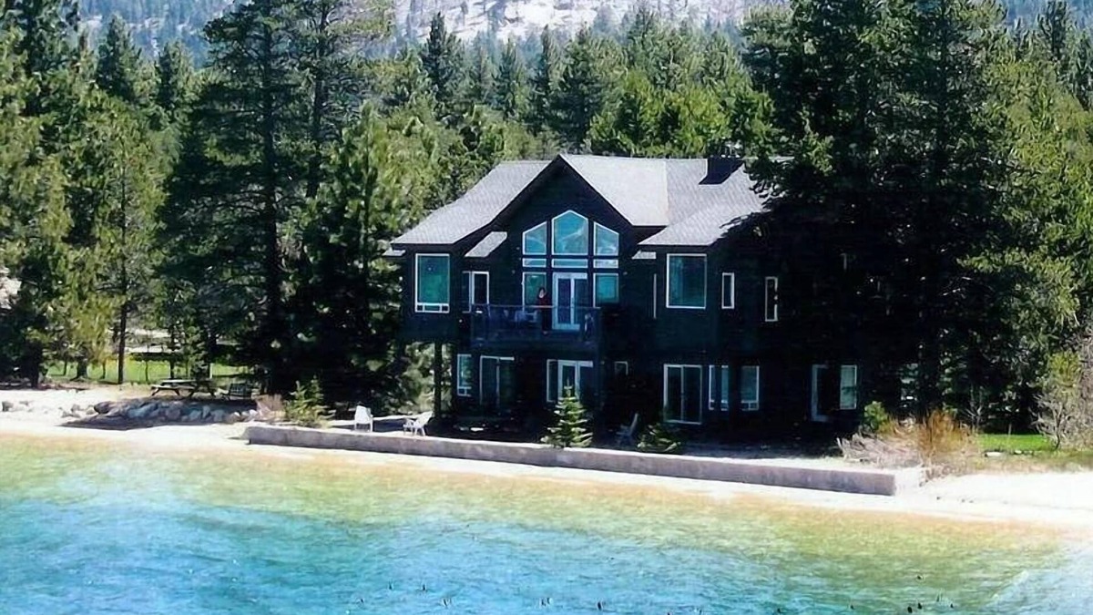 Tahoe Meadows House | Sandy Beachfront Property in Private Community close to Casinos and Ski Resort