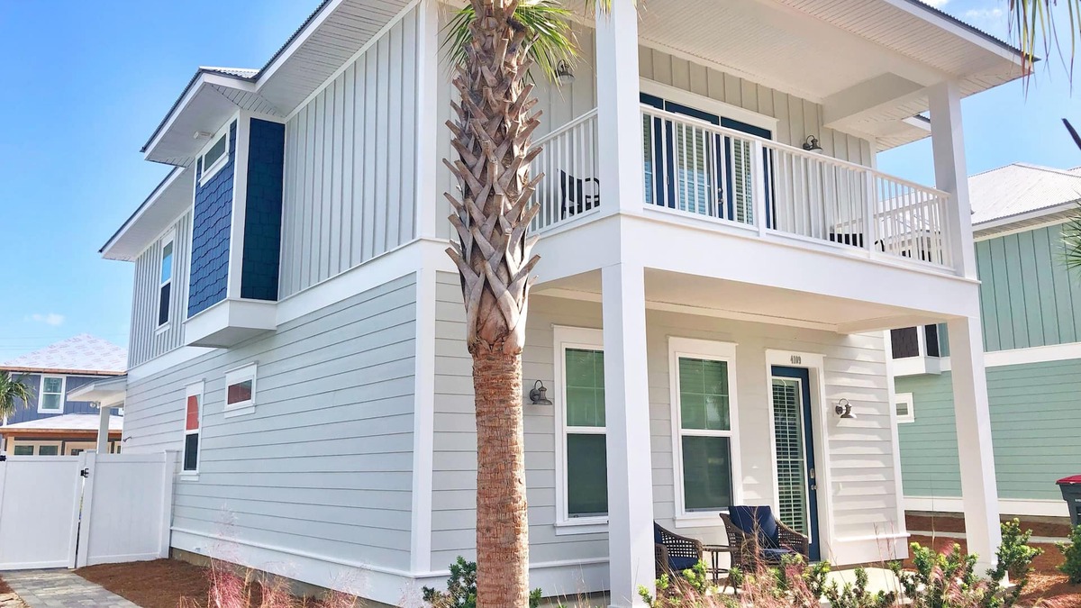 Silver Sands Beach House | Sandy Feet Retreat~Vacation home w/heated pool~Sleeps 12~Steps to beach access!