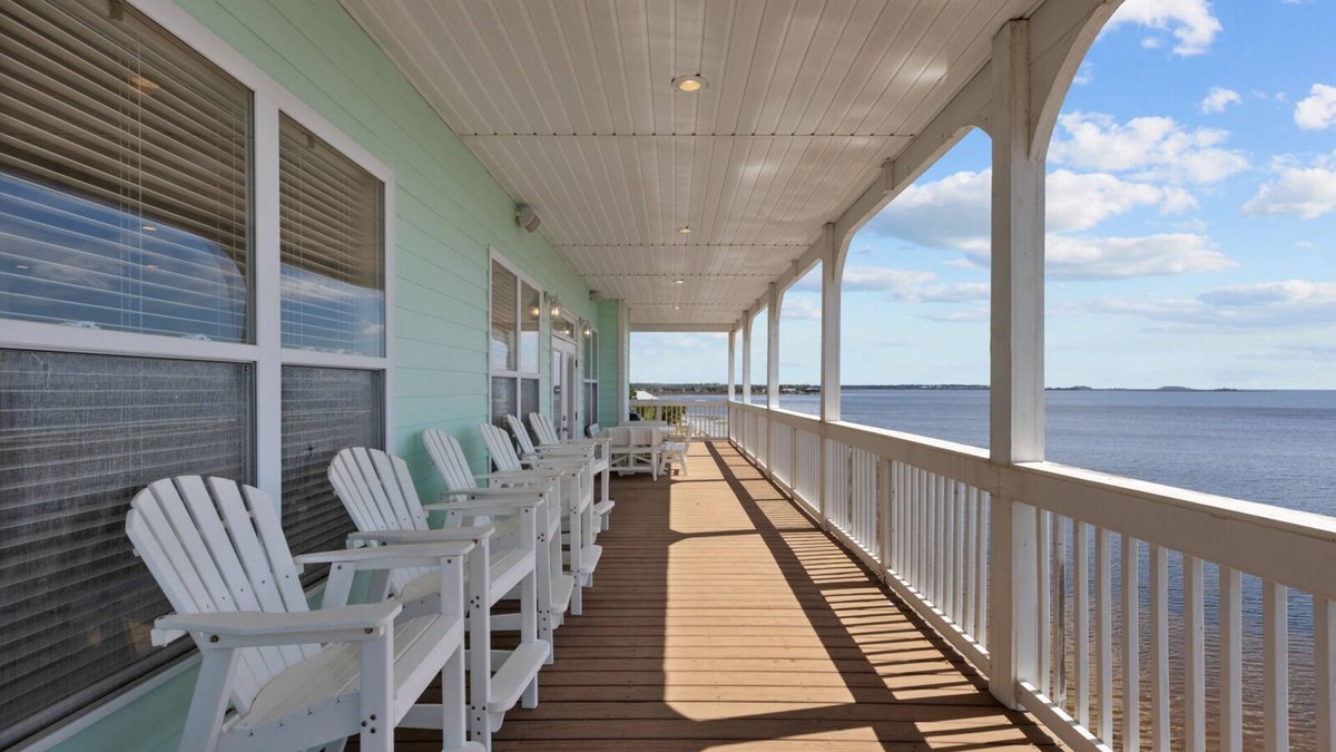 Salem House | Sandy Flounder DockOutOfServce