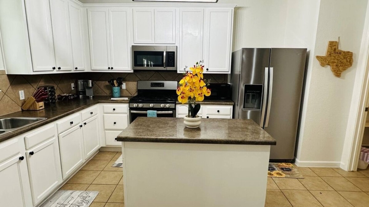 Round Rock House | Sandy Home