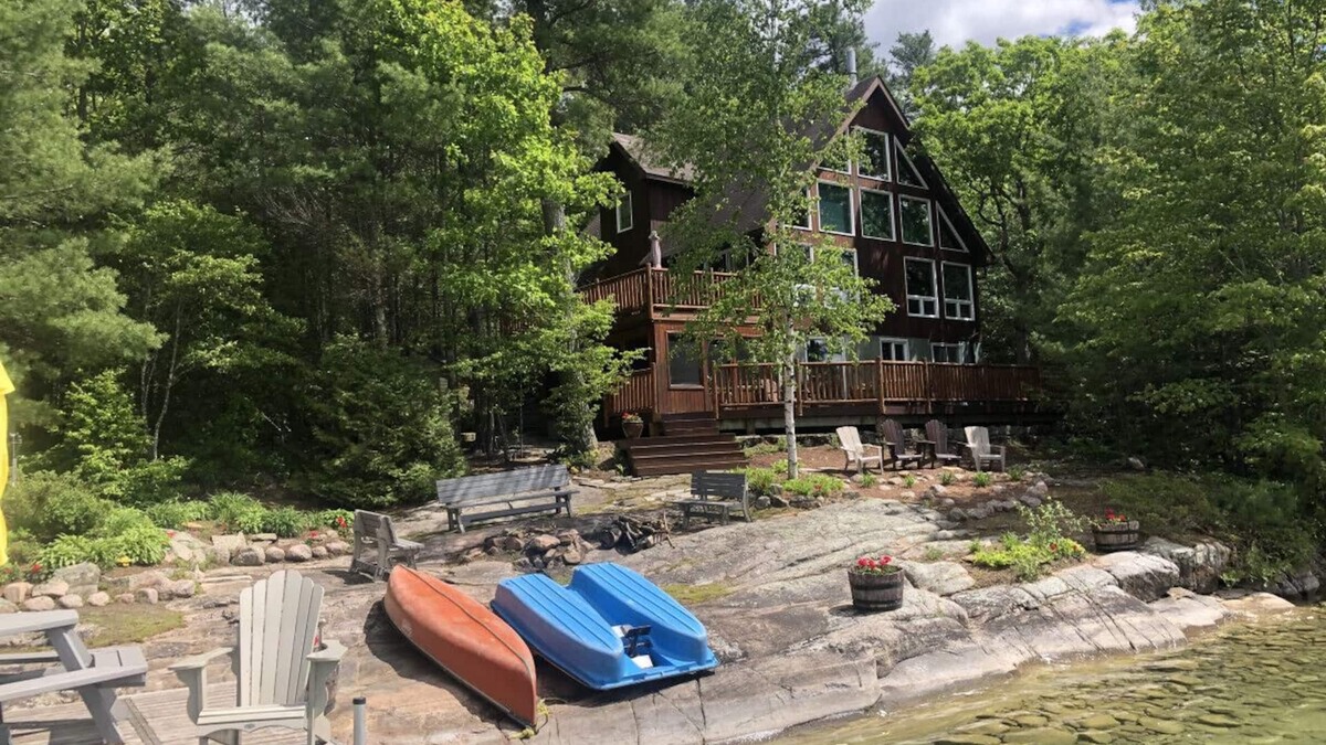 Trent Lakes House | Sandy Lake Chalet Getaway