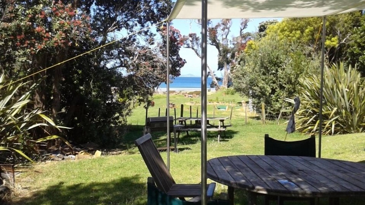 Matapouri House | SANDY BAY - Sublime beachside