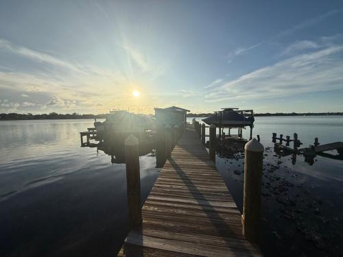 Roseland Apartment | Sandy Pines Perch - Your Indian River Dock Life Base Camp
