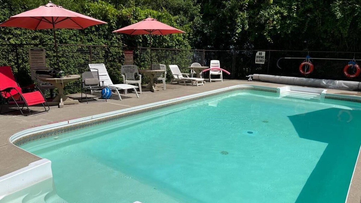 Harwood Cottage | Sandy Shore Cottages Luxury Lake Front Resort (2 bdr Cottage# 3)