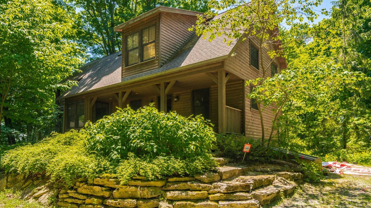 Port Colborne House | Sandy Shores Retreat