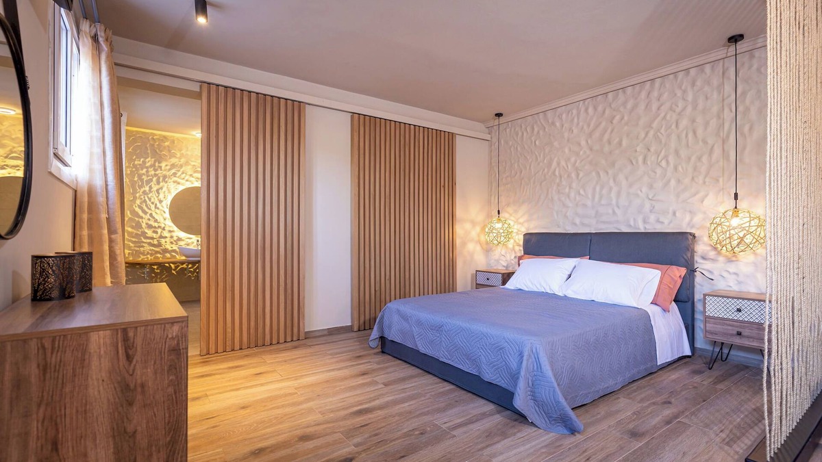 Ipsos Apartment | Sandy Suite | Jacuzzi | 10min Walk to Ipsos Beach