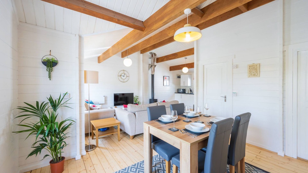 Bude Cabin | Sandymouth Lodge - Peaceful Spot Close to Sandy Beaches